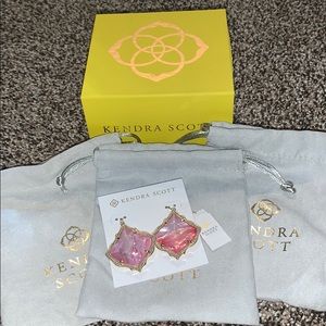 KRISTEN Kendra Scott Earrings 💕